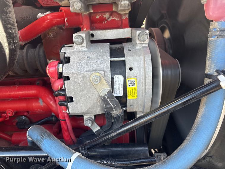 image for item EG8865 2019 Peterbilt 579 semi truck