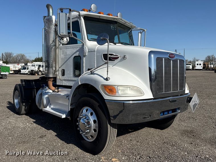 image for item EG8885 2011 Peterbilt 337 semi truck
