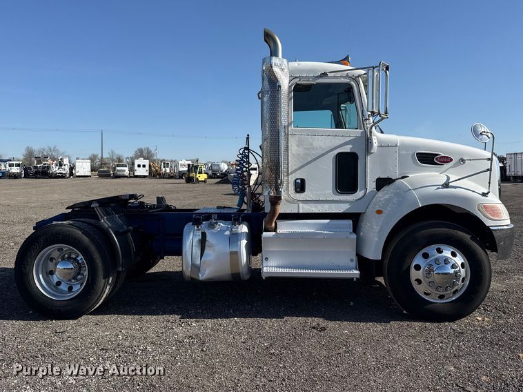 image for item EG8885 2011 Peterbilt 337 semi truck