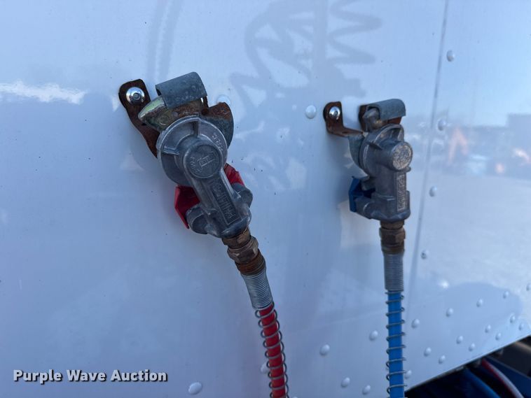 image for item EG8885 2011 Peterbilt 337 semi truck