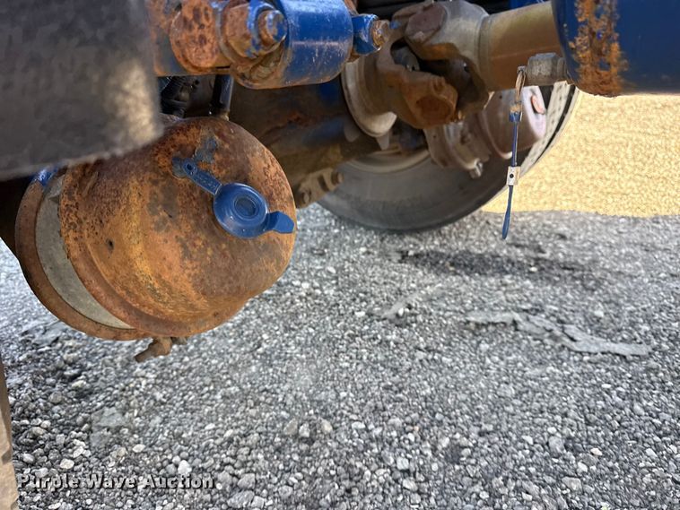 image for item EG8885 2011 Peterbilt 337 semi truck