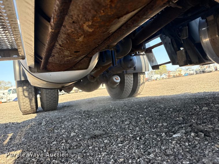 image for item EG8885 2011 Peterbilt 337 semi truck