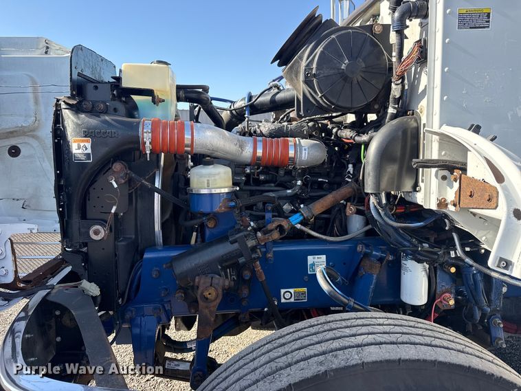 image for item EG8885 2011 Peterbilt 337 semi truck