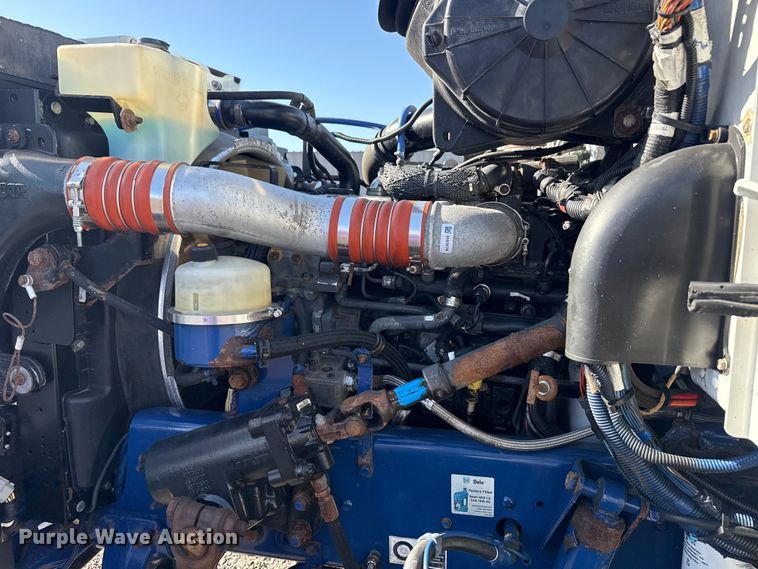 image for item EG8885 2011 Peterbilt 337 semi truck