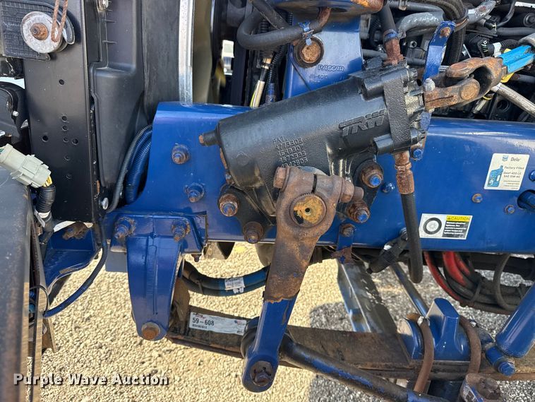 image for item EG8885 2011 Peterbilt 337 semi truck