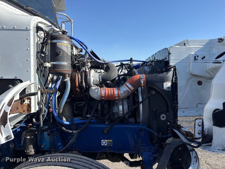 image for item EG8885 2011 Peterbilt 337 semi truck