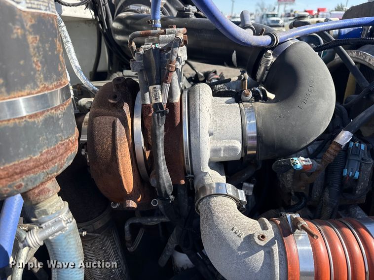 image for item EG8885 2011 Peterbilt 337 semi truck