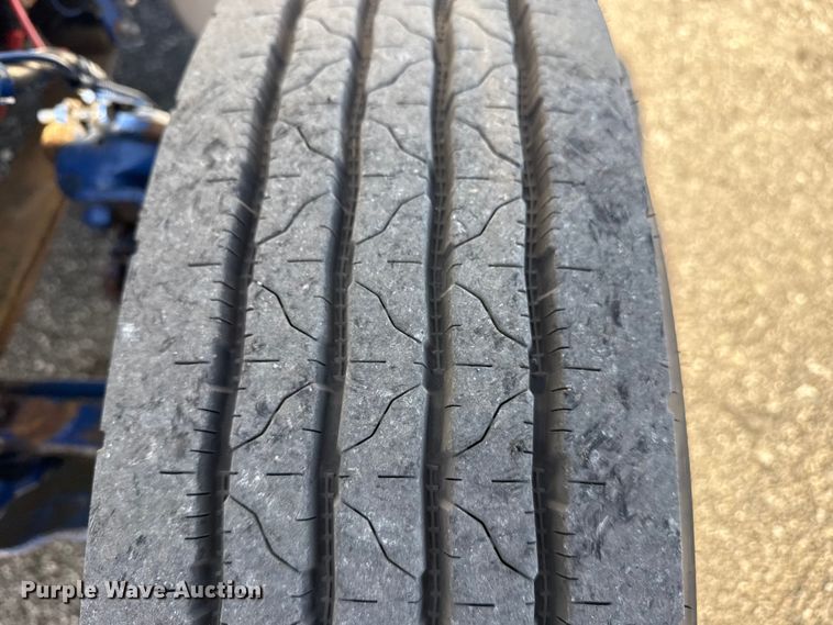 image for item EG8885 2011 Peterbilt 337 semi truck