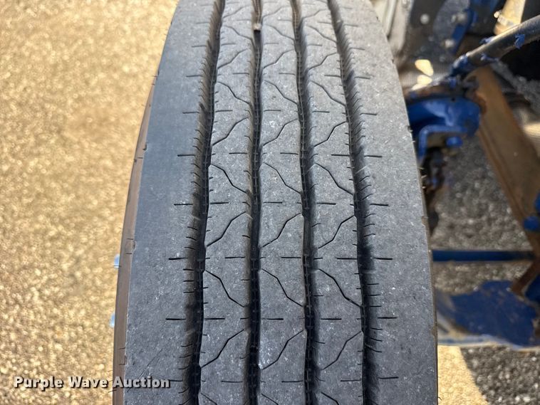 image for item EG8885 2011 Peterbilt 337 semi truck