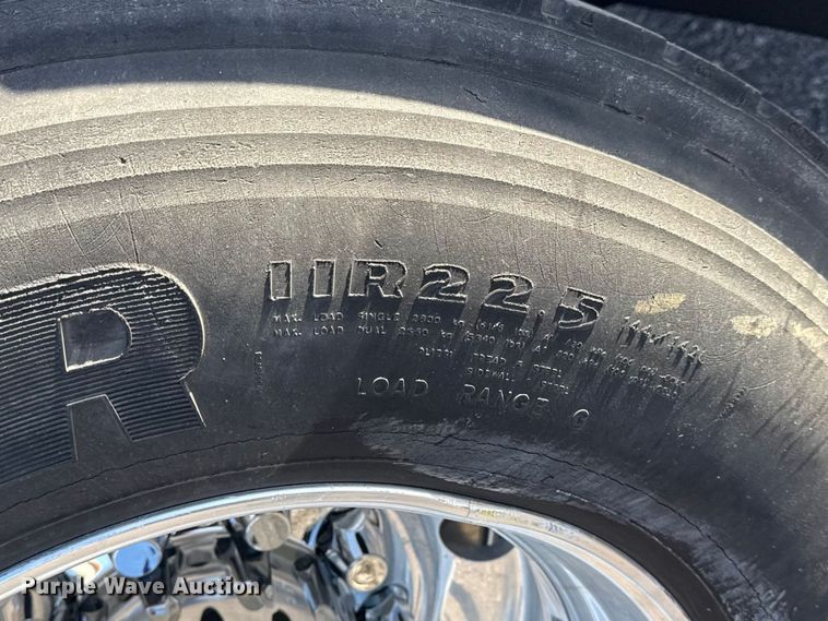 image for item EG8885 2011 Peterbilt 337 semi truck