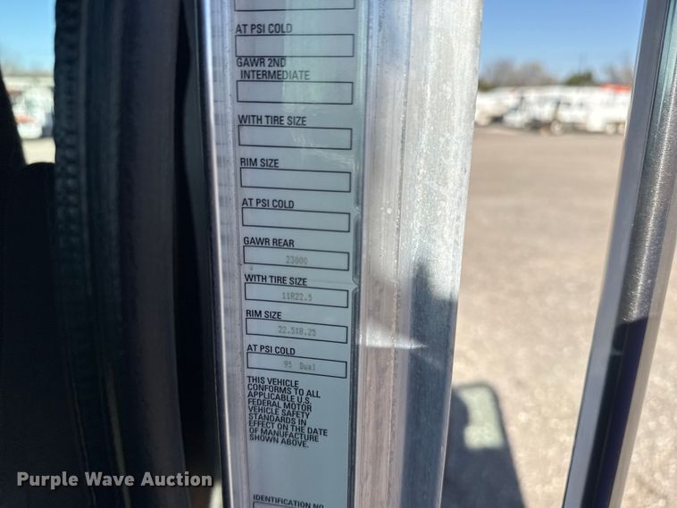 image for item EG8885 2011 Peterbilt 337 semi truck