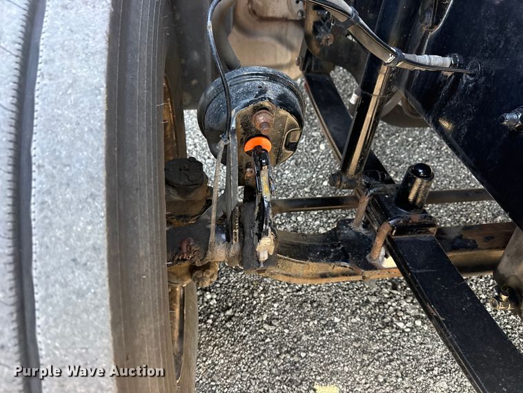 image for item EG8886 2015 Freightliner Cascadia 125 semi truck