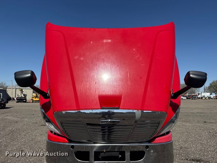 image for item EG8886 2015 Freightliner Cascadia 125 semi truck