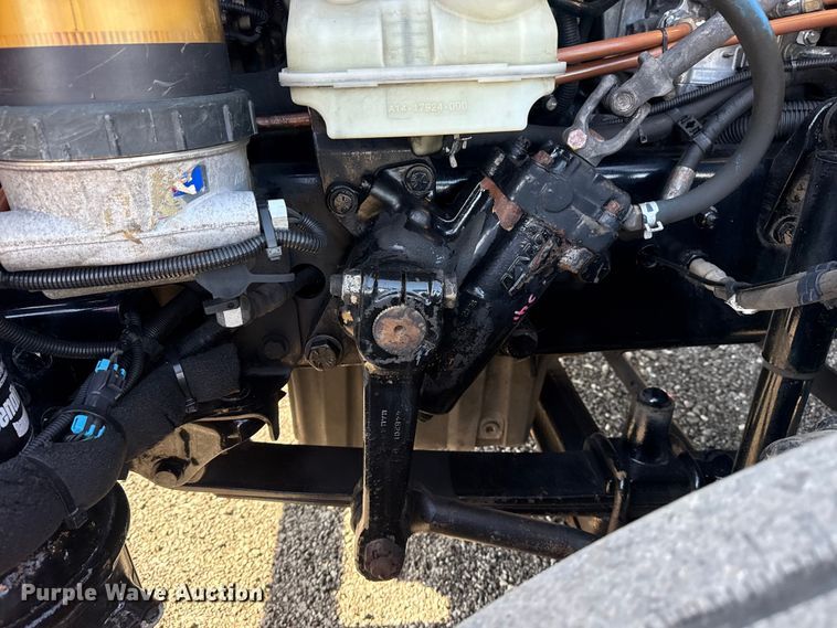 image for item EG8886 2015 Freightliner Cascadia 125 semi truck