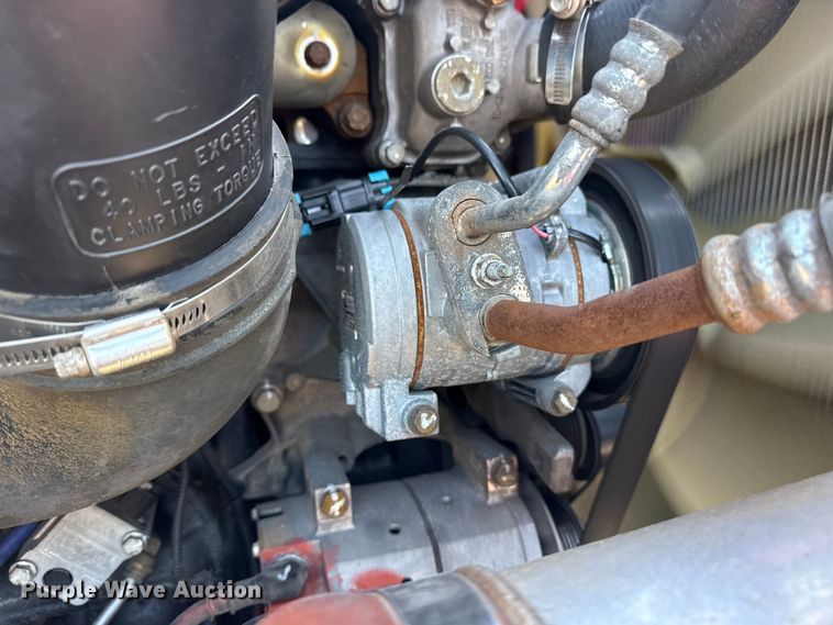 image for item EG8886 2015 Freightliner Cascadia 125 semi truck