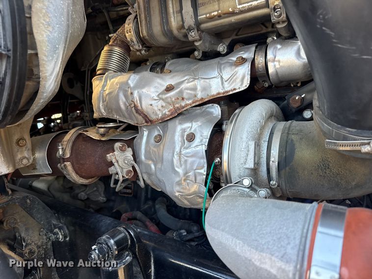 image for item EG8886 2015 Freightliner Cascadia 125 semi truck