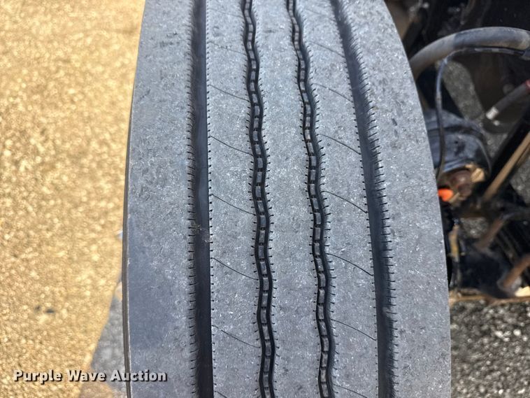 image for item EG8886 2015 Freightliner Cascadia 125 semi truck