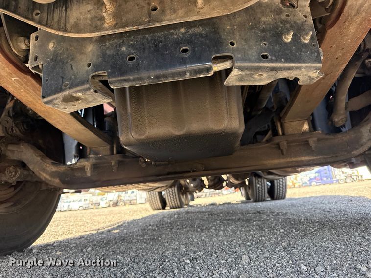 image for item EG8889 2015 Freightliner Cascadia semi truck