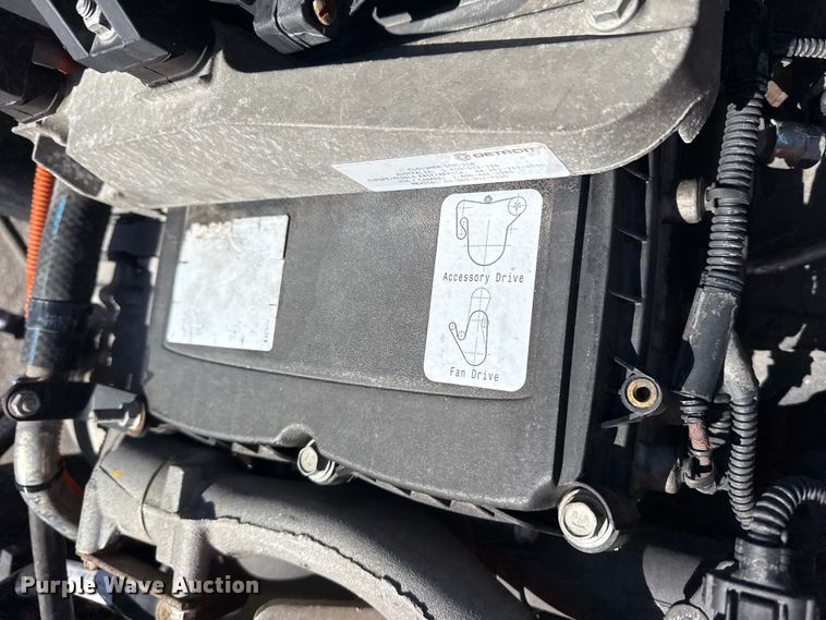 image for item EG8889 2015 Freightliner Cascadia semi truck