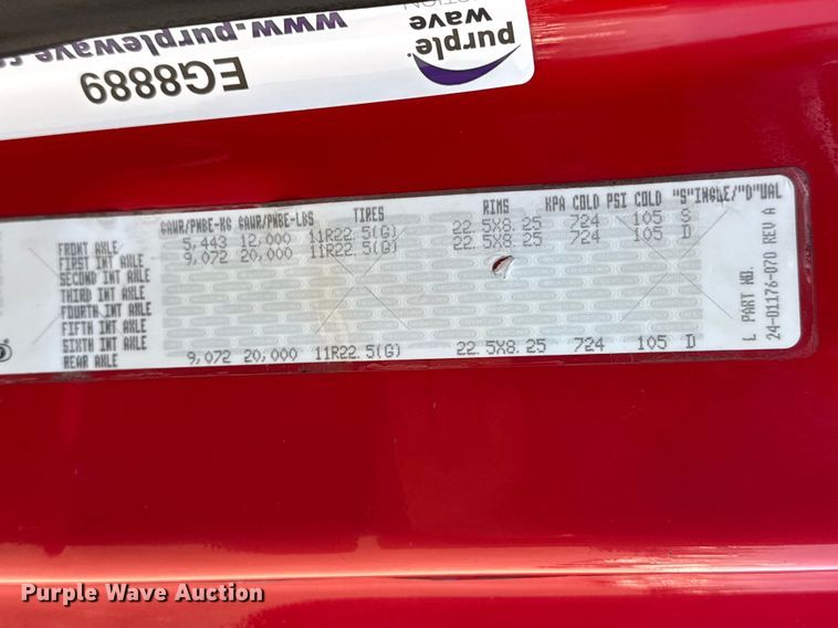 image for item EG8889 2015 Freightliner Cascadia semi truck