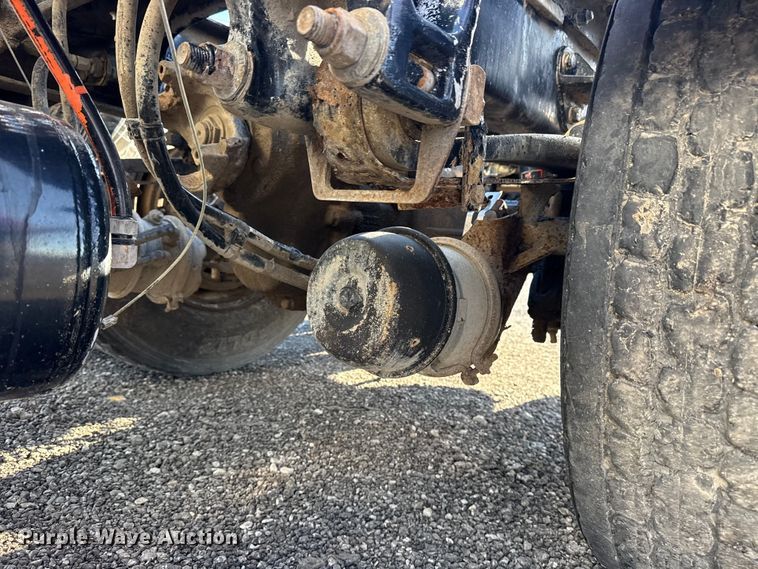 image for item EG8897 2016 Kenworth T880 semi truck