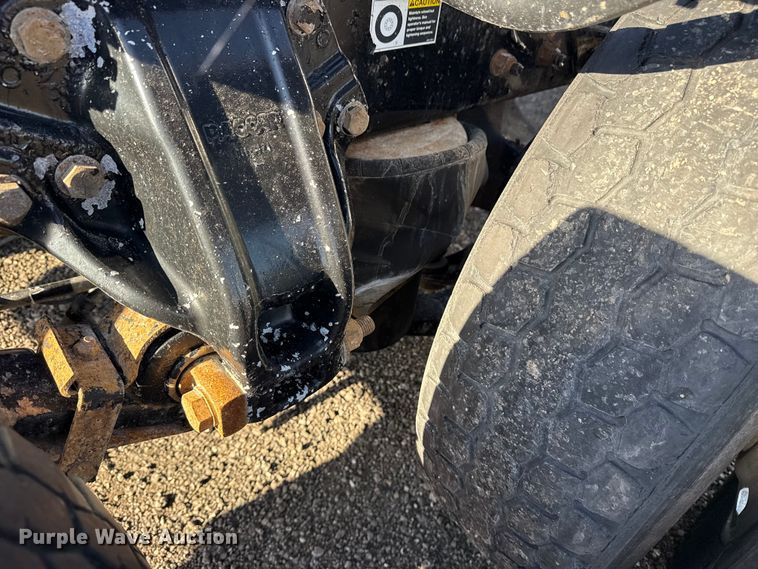 image for item EG8897 2016 Kenworth T880 semi truck