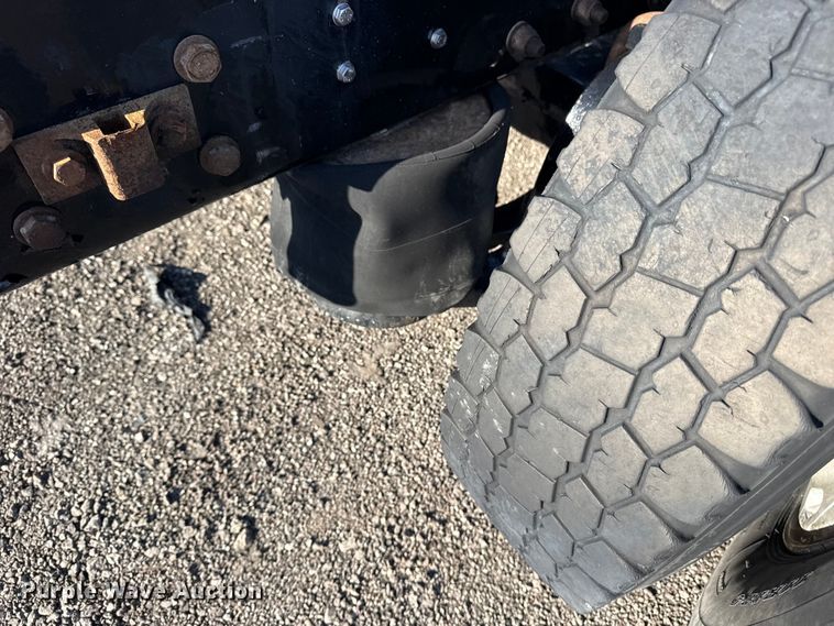 image for item EG8897 2016 Kenworth T880 semi truck