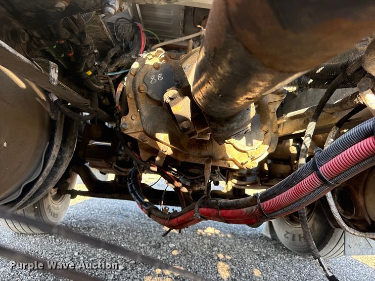 image for item EG8897 2016 Kenworth T880 semi truck