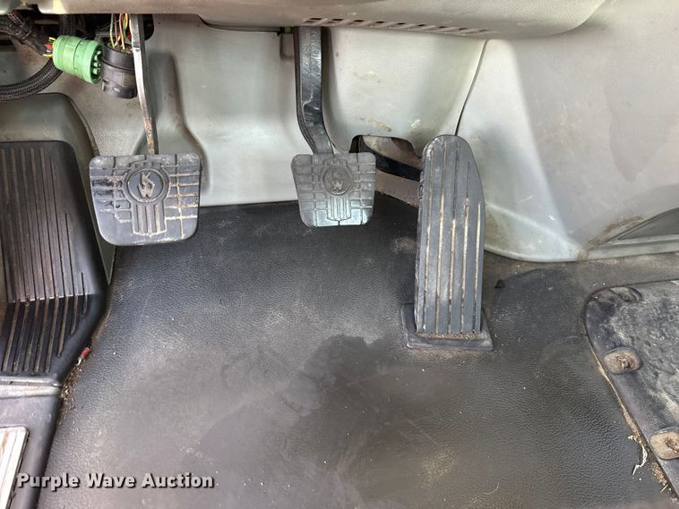 image for item EG8897 2016 Kenworth T880 semi truck