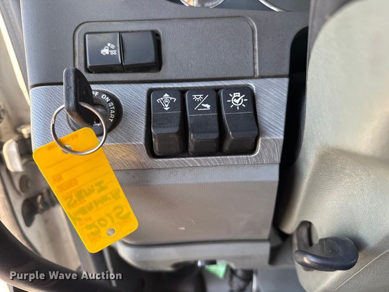 image for item EG8897 2016 Kenworth T880 semi truck