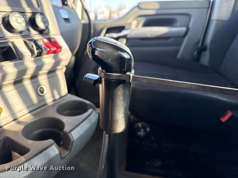 image for item EG8897 2016 Kenworth T880 semi truck