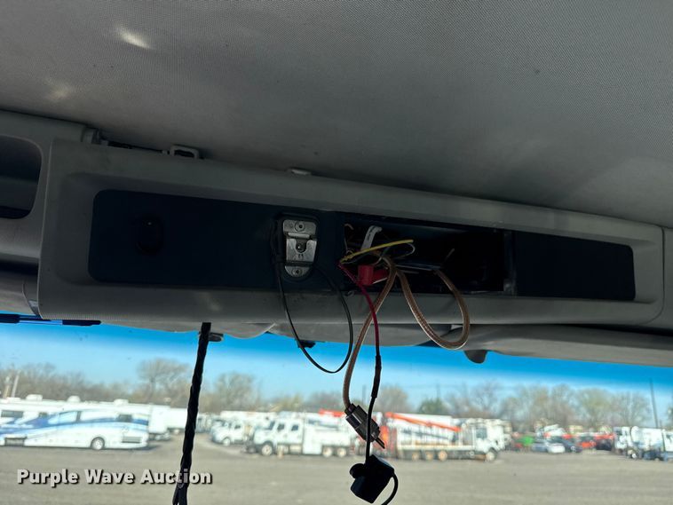 image for item EG8897 2016 Kenworth T880 semi truck