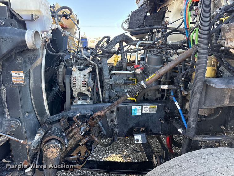 image for item EG8897 2016 Kenworth T880 semi truck