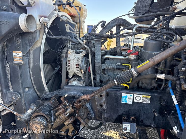 image for item EG8897 2016 Kenworth T880 semi truck