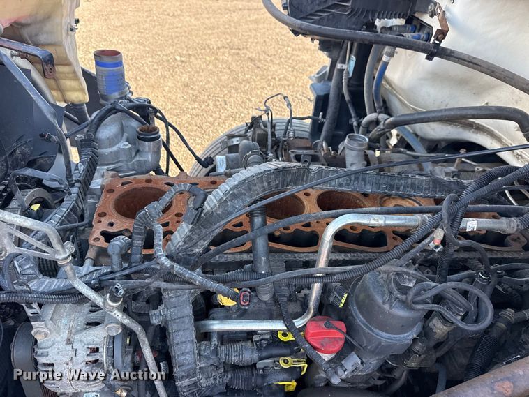 image for item EG8897 2016 Kenworth T880 semi truck