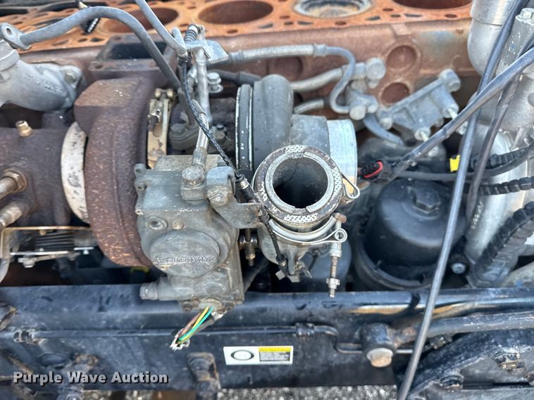 image for item EG8897 2016 Kenworth T880 semi truck