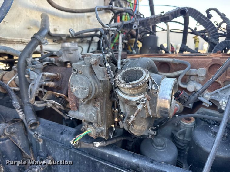 image for item EG8897 2016 Kenworth T880 semi truck