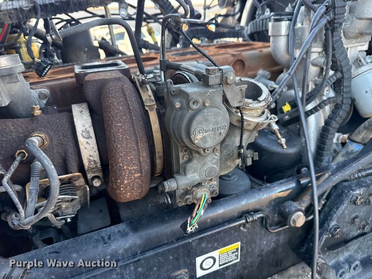 image for item EG8897 2016 Kenworth T880 semi truck