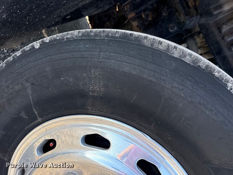 image for item EG8897 2016 Kenworth T880 semi truck