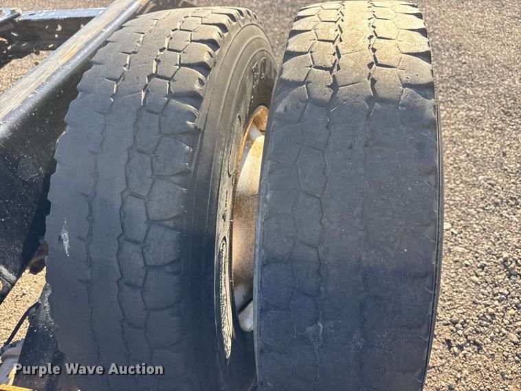 image for item EG8897 2016 Kenworth T880 semi truck