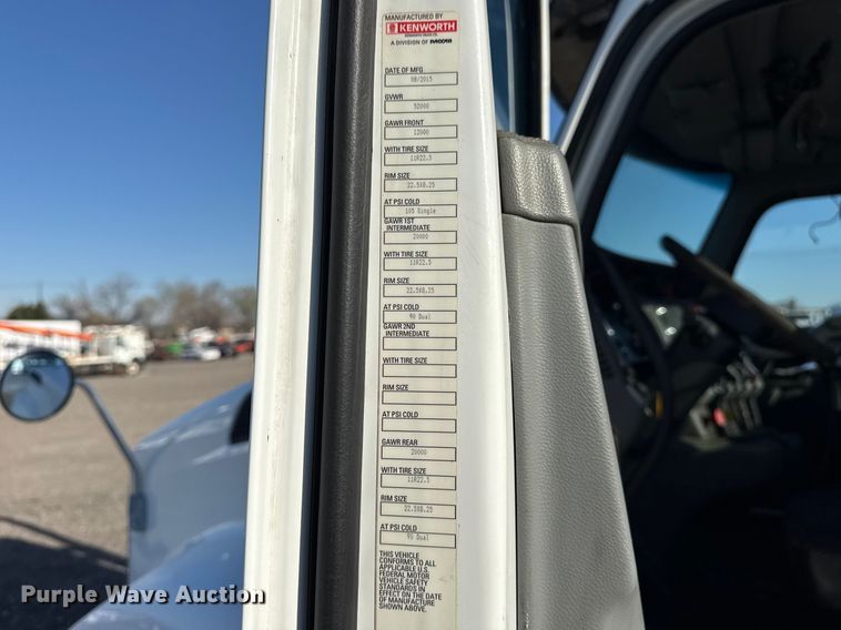 image for item EG8897 2016 Kenworth T880 semi truck