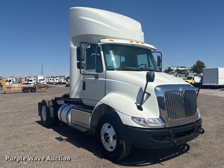 image for item EG8911 2017 International 8600 SBA semi truck