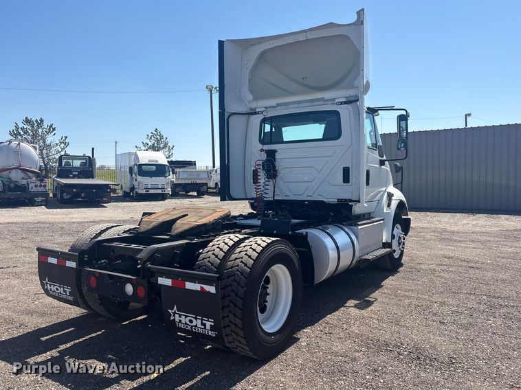 image for item EG8911 2017 International 8600 SBA semi truck