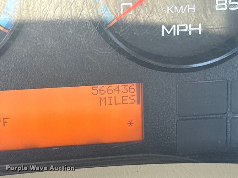 image for item EG8911 2017 International 8600 SBA semi truck