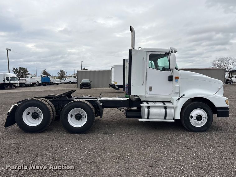 image for item EG8921 2006 International 9400 semi truck