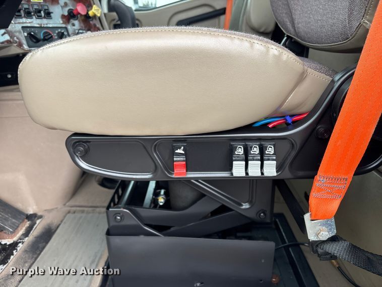 image for item EG8921 2006 International 9400 semi truck