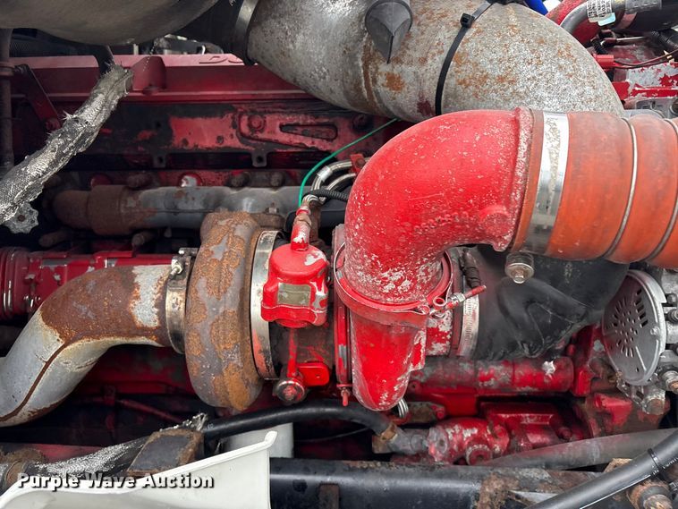 image for item EG8921 2006 International 9400 semi truck