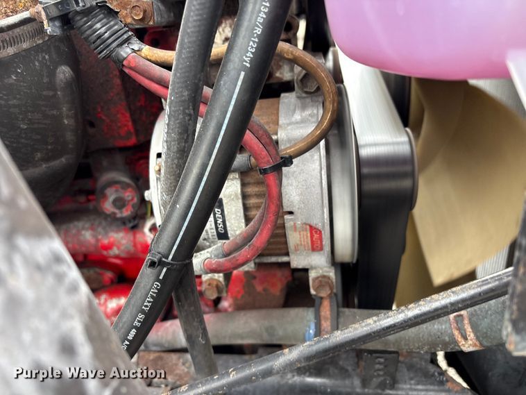 image for item EG8921 2006 International 9400 semi truck