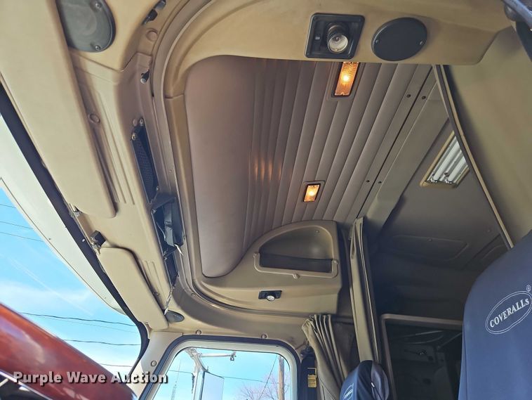 image for item EO7116 2006 International 9400i semi truck