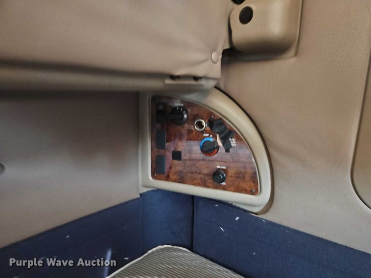 image for item EO7116 2006 International 9400i semi truck